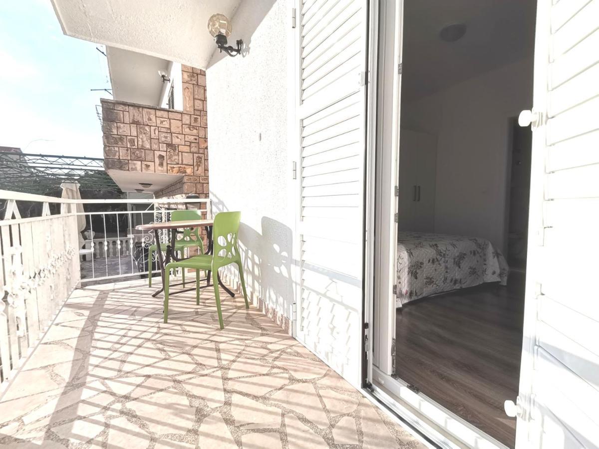 Top Studio 9 Makarska Rivijera Promajna Bagian luar foto