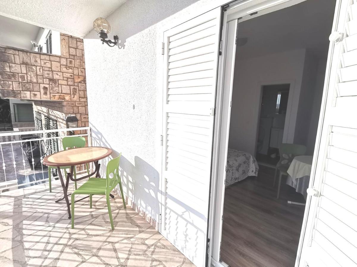 Top Studio 9 Makarska Rivijera Promajna Bagian luar foto